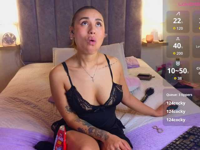VictoriaHils live cam on BongaCams