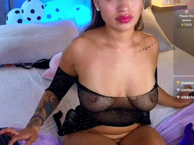VictoriaHils live cam on BongaCams