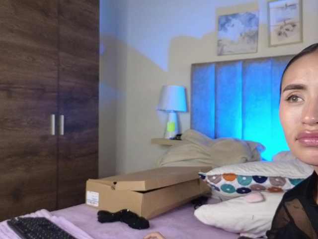 VictoriaHils live cam on BongaCams