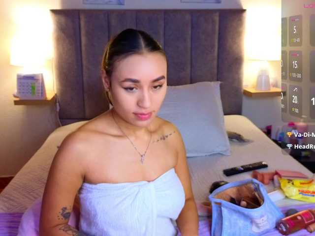 VictoriaHils live cam