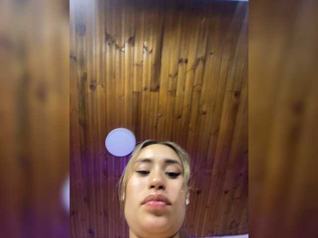 VictoriaHils live cam on BongaCams