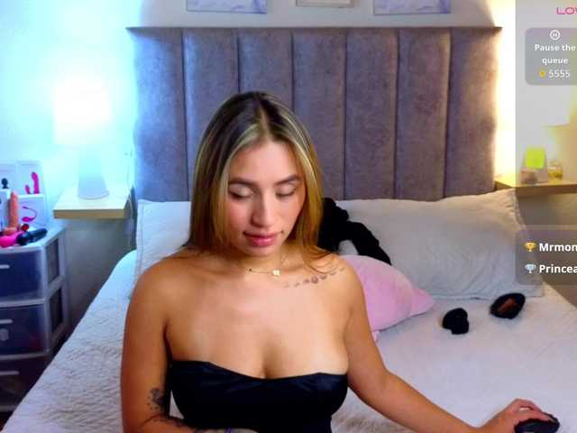 VictoriaHils live cam on BongaCams