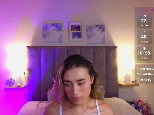 VictoriaHils live cam preview