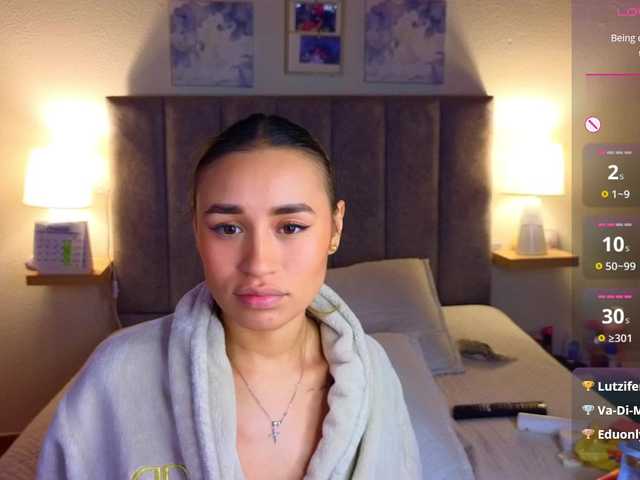 VictoriaHils live cam