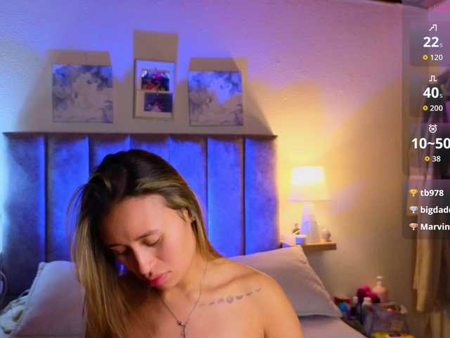VictoriaHils live on BongaCams