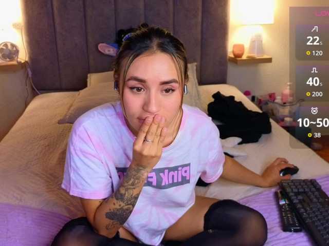 VictoriaHils live cam on BongaCams