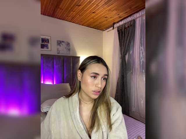 VictoriaHils live cam on BongaCams