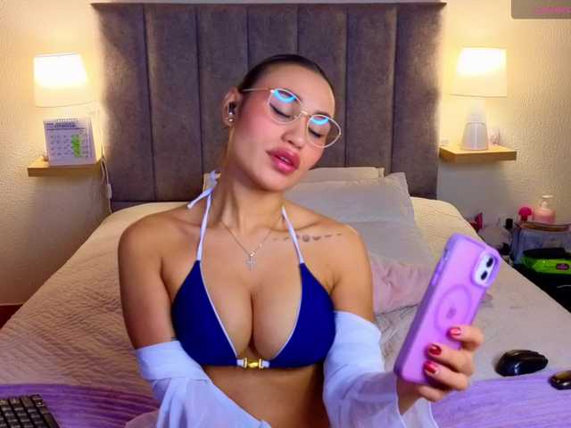VictoriaHils live cam on BongaCams