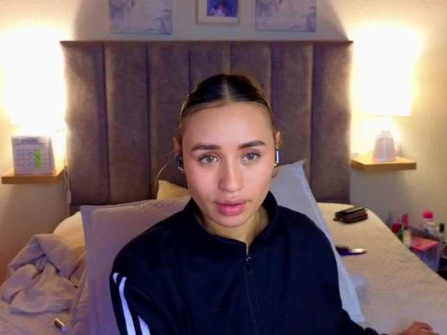 VictoriaHils live cam on BongaCams