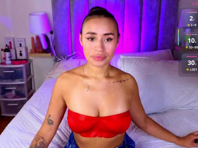 VictoriaHils live cam on BongaCams