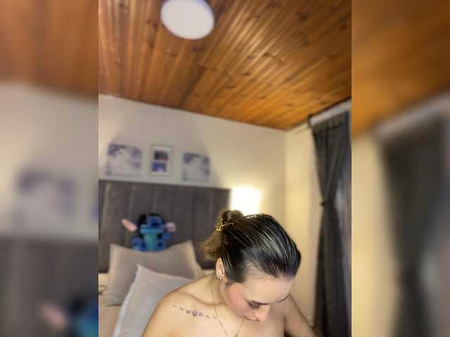 VictoriaHils live cam on BongaCams