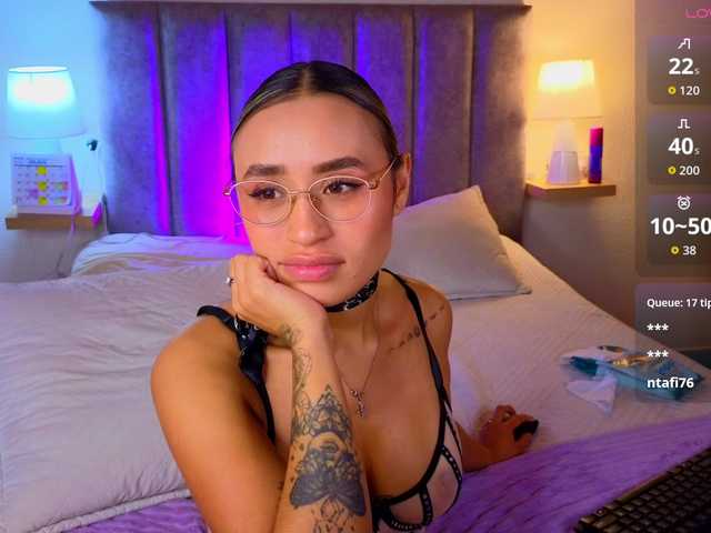 VictoriaHils live cam on BongaCams