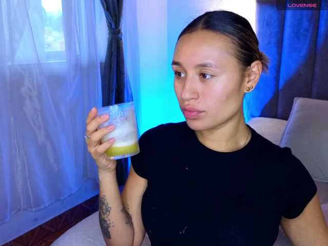 VictoriaHils live cam on BongaCams