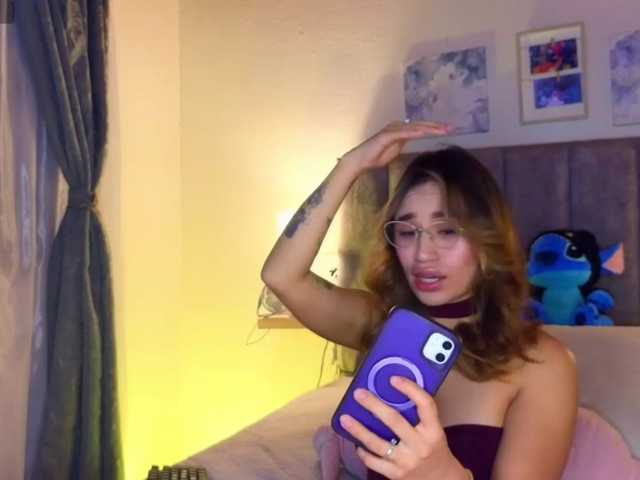 VictoriaHils live cam on BongaCams