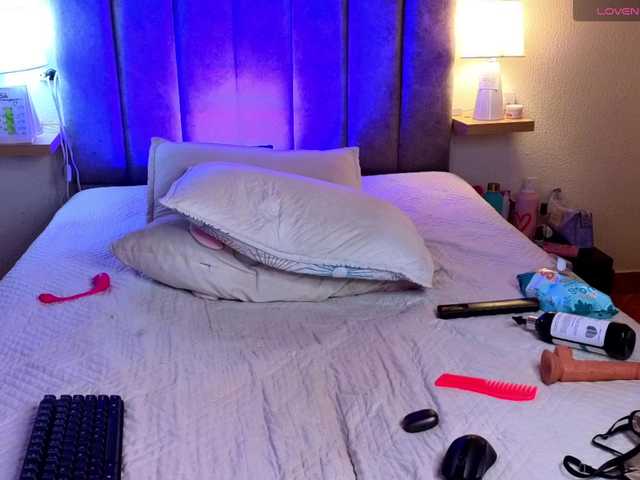 VictoriaHils live cam on BongaCams
