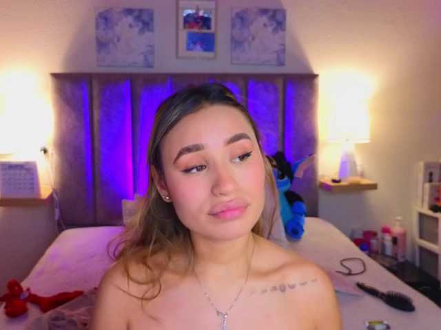 VictoriaHils live cam on BongaCams