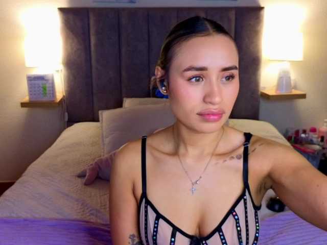 VictoriaHils live cam on BongaCams