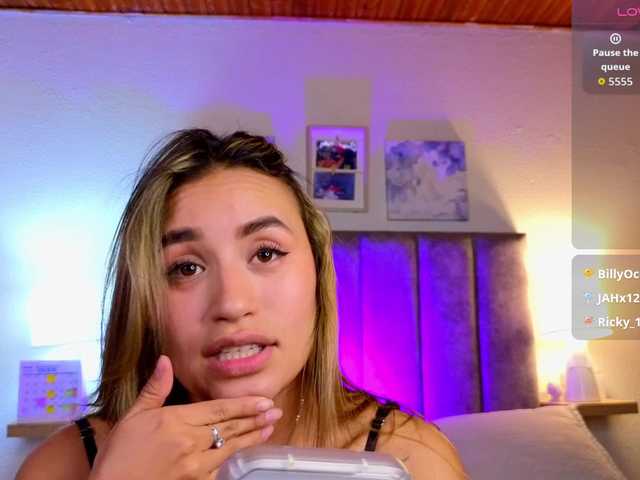 VictoriaHils live cam on BongaCams