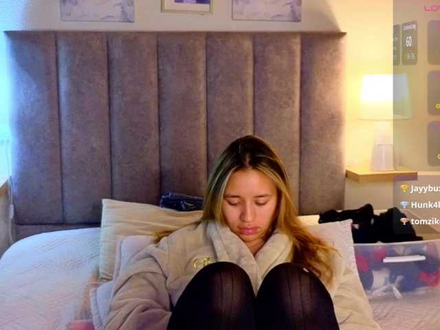 VictoriaHils live cam on BongaCams