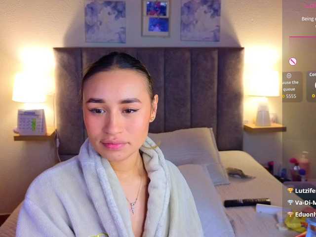 VictoriaHils live cam