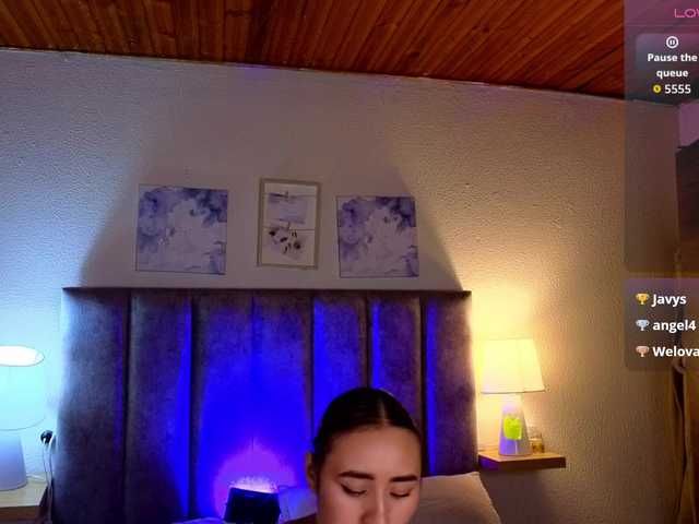 VictoriaHils live cam