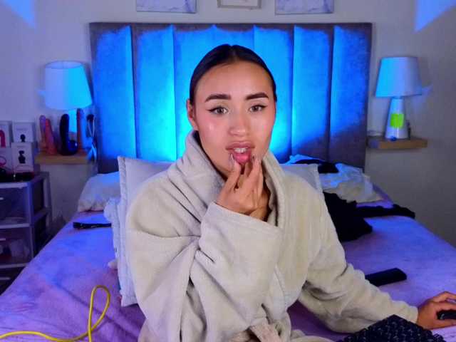 VictoriaHils live cam on BongaCams