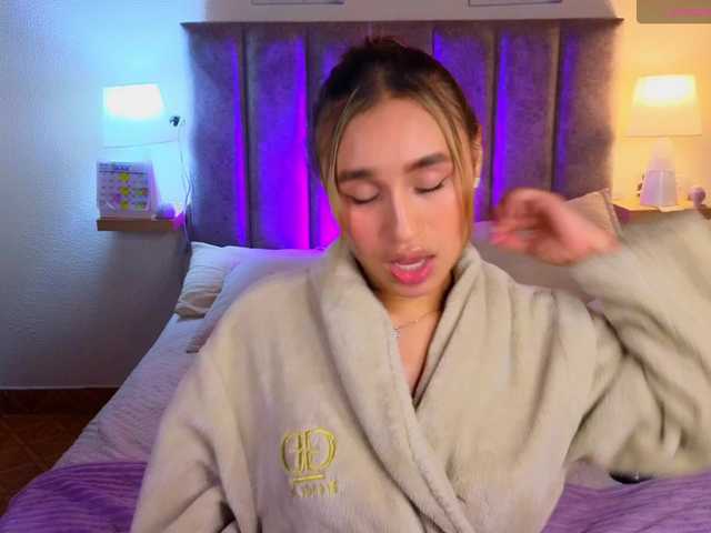 VictoriaHils live webcam show