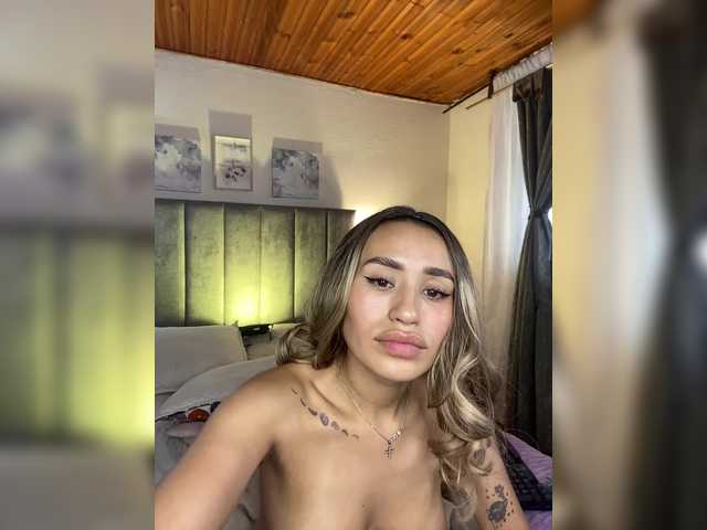 VictoriaHils Live Cam on BongaCams