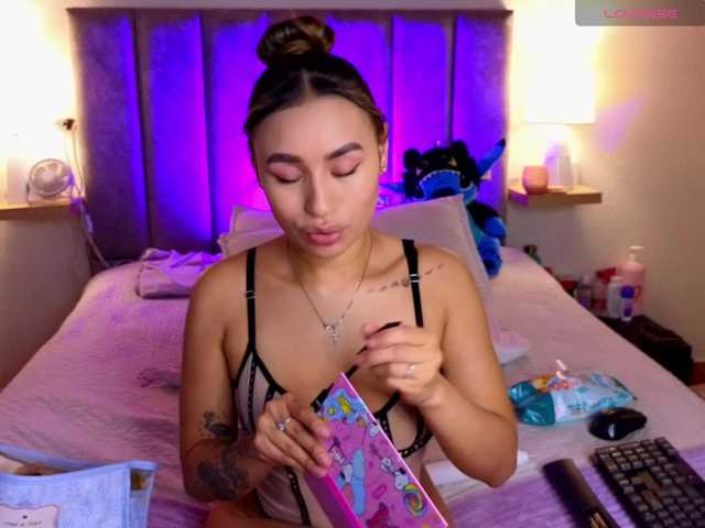 VictoriaHils live cam on BongaCams