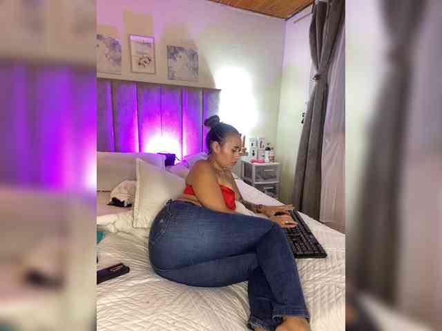 VictoriaHils webcam