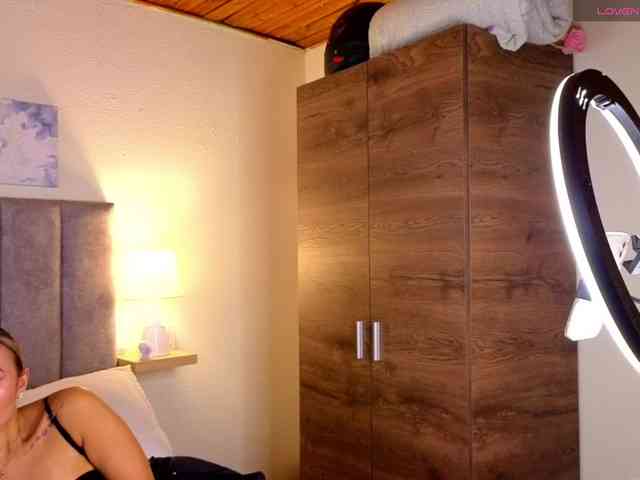 VictoriaHils webcam