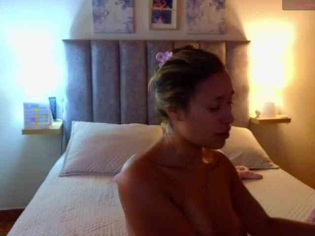 VictoriaHils webcam