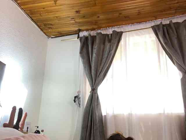 VictoriaHils webcam