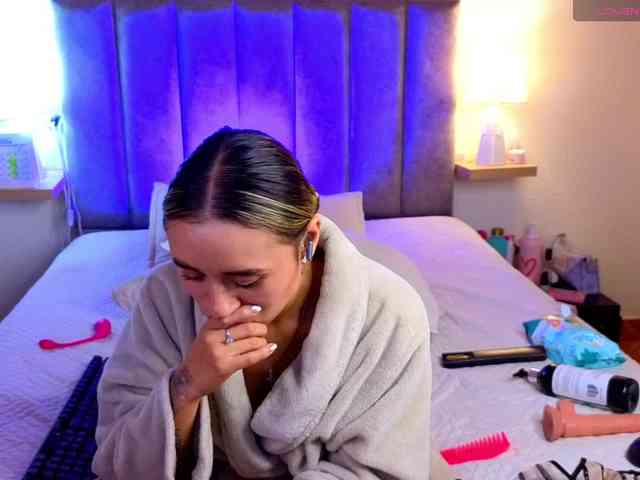 VictoriaHils webcam