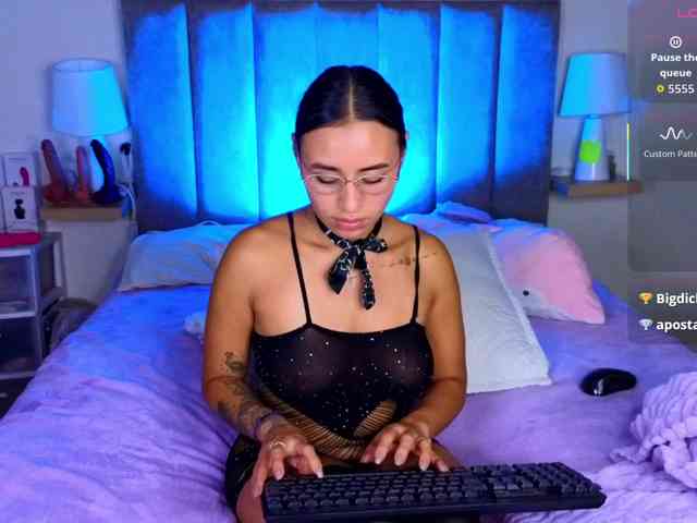 VictoriaHils webcam