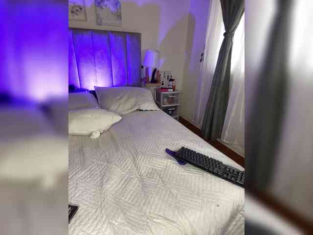 VictoriaHils webcam