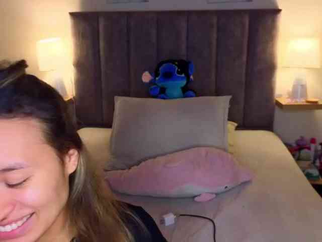 VictoriaHils webcam