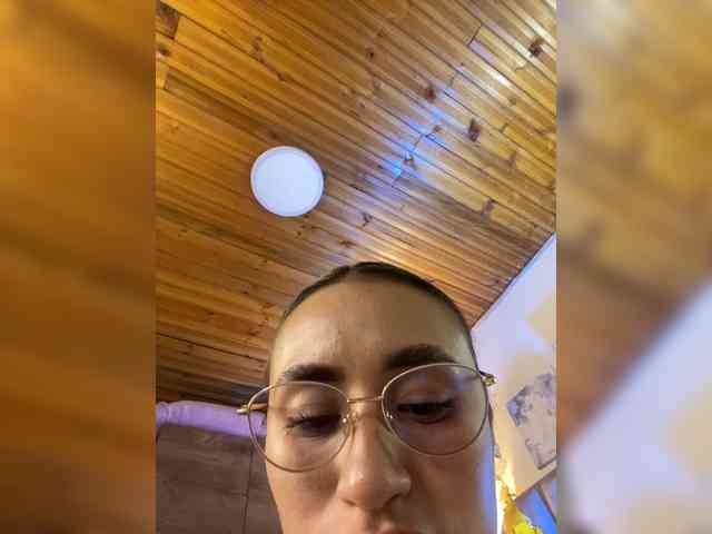 VictoriaHils webcam