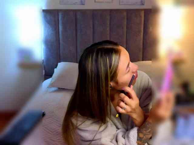 VictoriaHils webcam