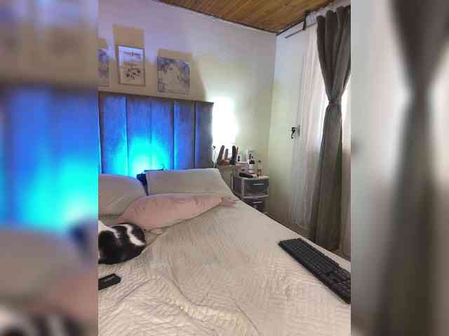 VictoriaHils webcam