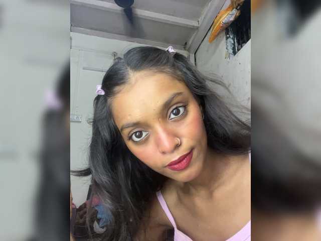 desireZoya live cam on UnifiedCams