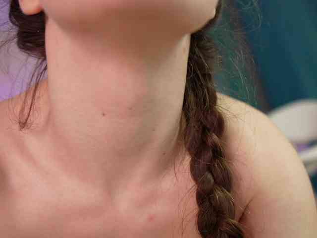 webcam strip Anni-gold