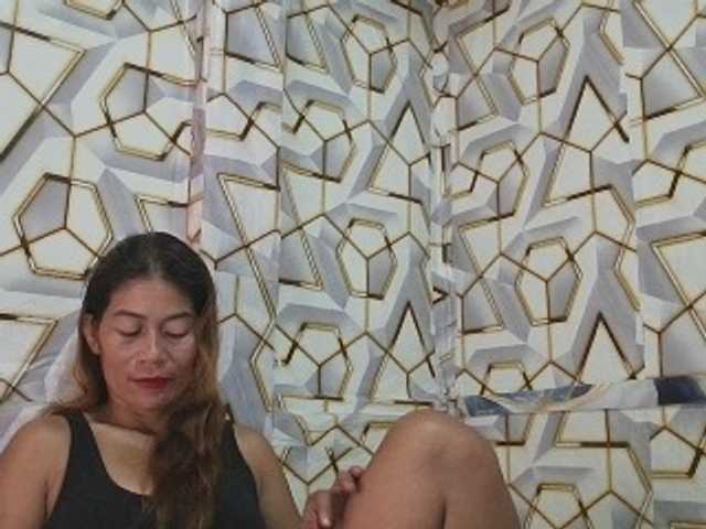 DeepInRose live cam on BongaCams