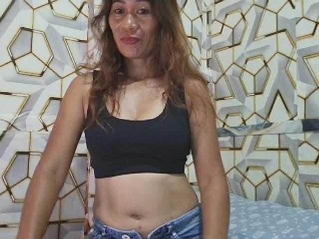 DeepInRose live cam on BongaCams