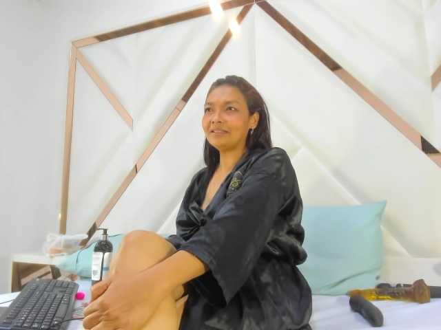 ValeriaGil live cam on BongaCams
