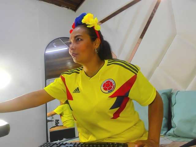 ValeriaGil live cam on BongaCams