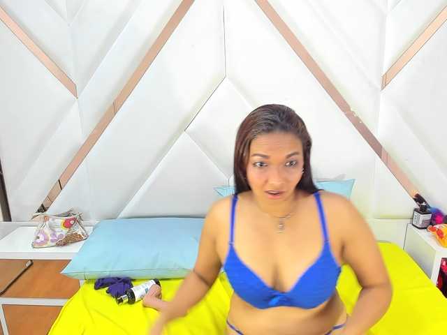 ValeriaGil live cam on BongaCams