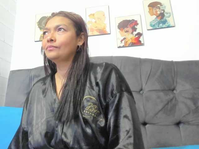 ValeriaGil live cam on BongaCams