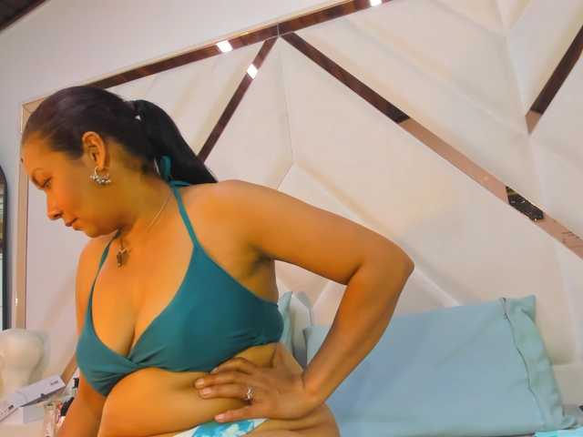 ValeriaGil live cam on BongaCams