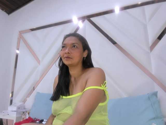 ValeriaGil live cam on BongaCams